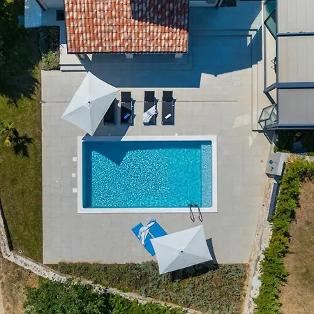 Villa Philia By Villsy