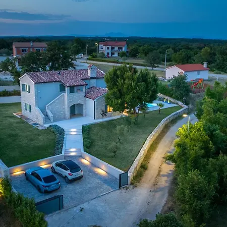 Villa Philia By Villsy *