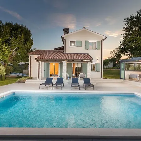 Philia By Villsy Villa *