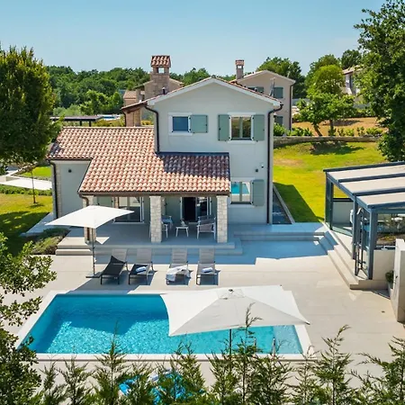 Philia By Villsy Villa *