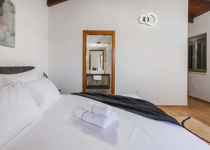 Philia By Villsy Villa