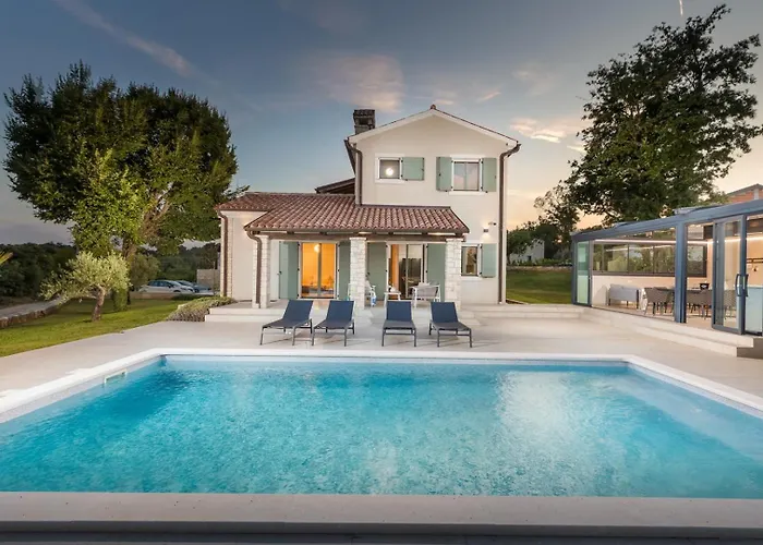 Philia By Villsy Villa *