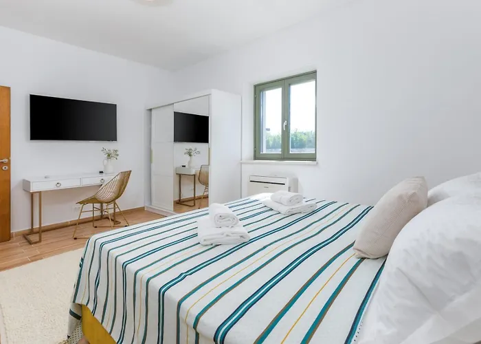 Philia By Villsy Butkovići