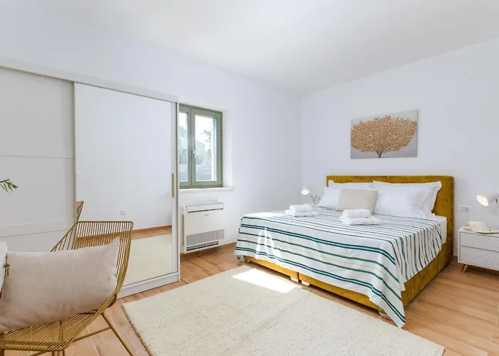 Philia By Villsy Villa