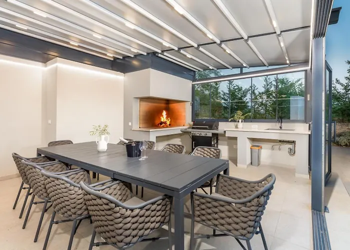 Villa Philia By Villsy