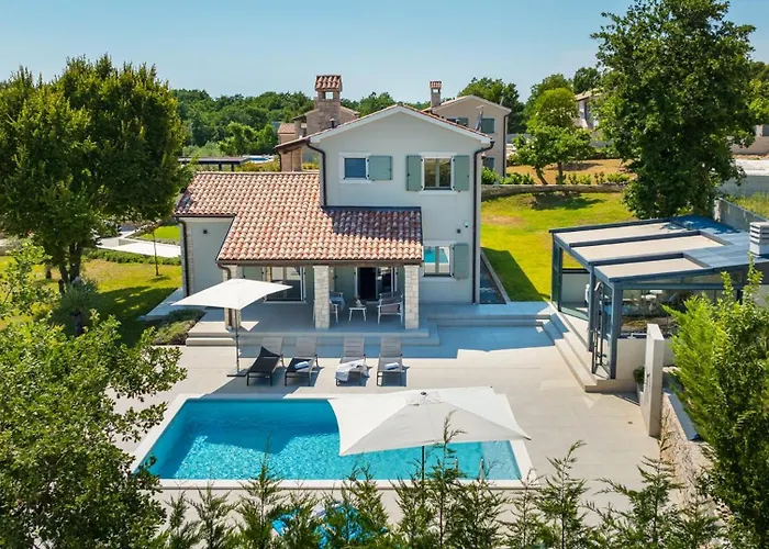 Philia By Villsy Villa *