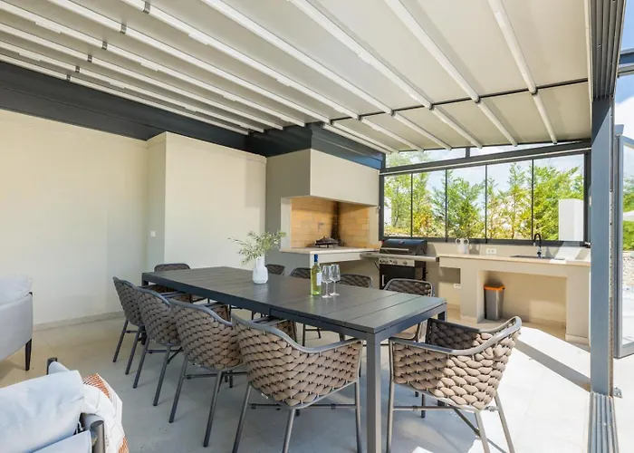 Villa Philia By Villsy *