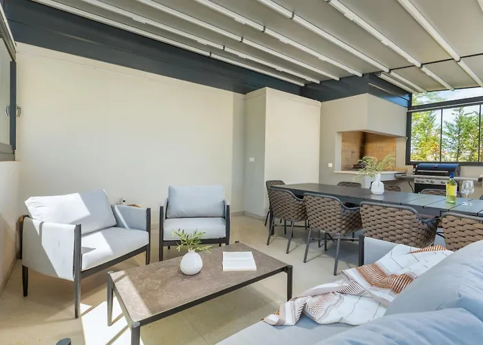 Philia By Villsy Villa