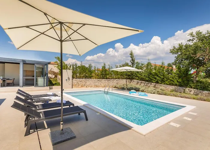 Philia By Villsy Villa *