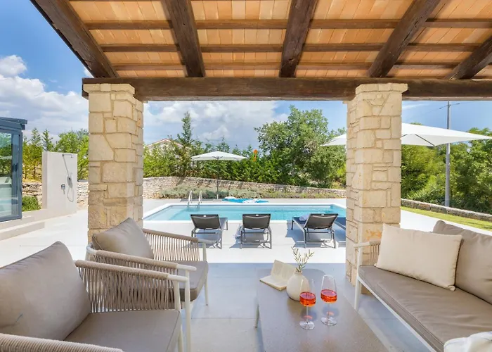 Philia By Villsy Butkovići